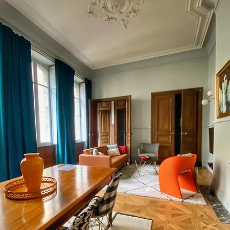 Maison églantine Historic 4 Star With Air Conditioning